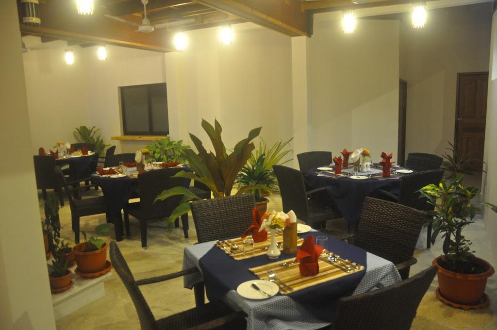Rasdhoo Relax Inn Экстерьер фото